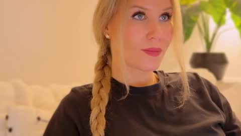 Mya-be Yours P online show from January 30, 11:02 pm