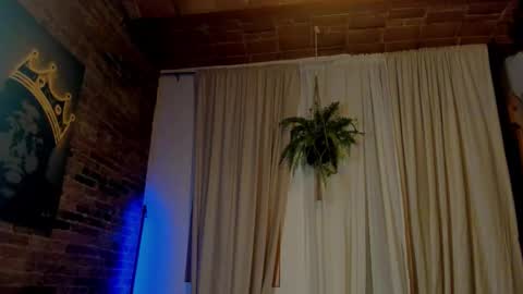 Lola online show from December 20, 10:47 pm