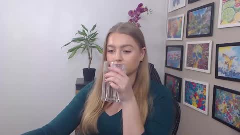 Erica online show from January 8, 9:42 am