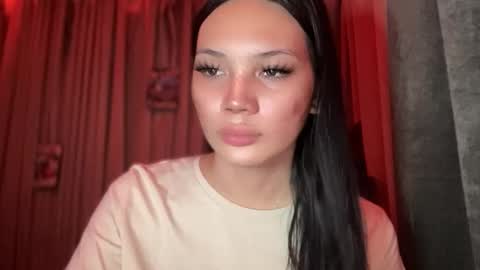 UR GIRL NEXTDOOR online show from March 22, 3:56 am