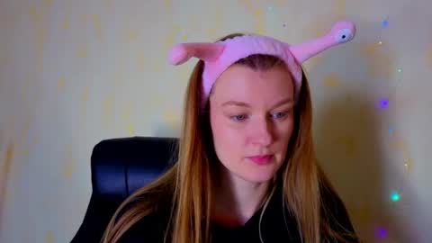mysticvenus_ online show from April 7, 2:52 pm