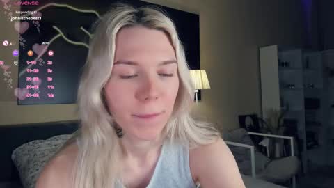 Olivia or just olive online show from December 13, 7:42 pm