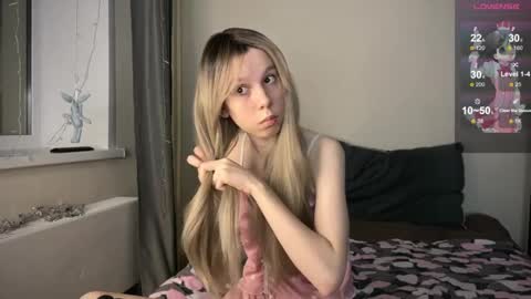 Snapshot of na_prikole_ chatting on February 27, 6:20 pm Vanessa and Julia online show from February 27, 6:20 pm