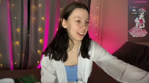 Snapshot of na_prikole_ chatting on January 22, 6:10 pm Vanessa and Julia online show from January 22, 6:10 pm