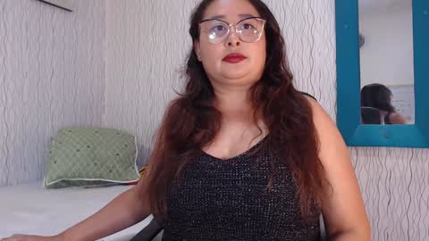 Snapshot of nadiawhite_ chatting on January 8, 6:52 pm Nadia online show from January 8, 6:52 pm