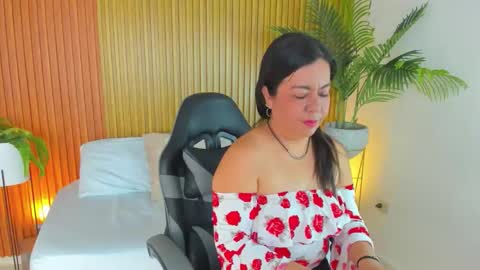 N A H I A online show from November 19, 1:00 pm