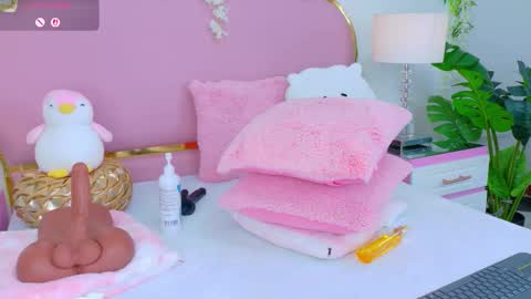 NahiaraReina  online show from October 22, 2:22 pm