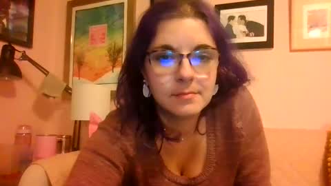 Snapshot of nakedcrafts chatting on January 19, 7:36 am Lizzy online show from January 19, 7:36 am