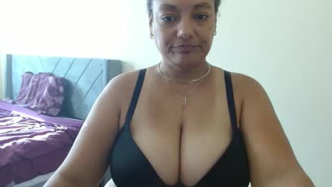 Snapshot of nala_thickk chatting on December 12, 4:32 pm Nala Thickk online show from December 12, 4:32 pm