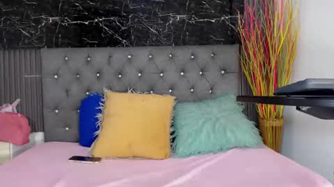 NALAROY online show from February 13, 11:15 pm