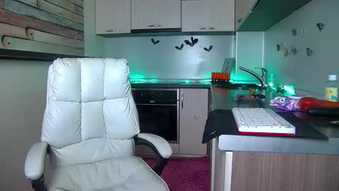 Nally online show from December 3, 1:41 am