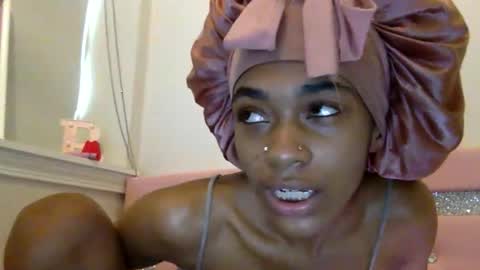 nanaonn online show from March 11, 8:22 pm