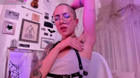Alma  Maria online show from June 10, 2:27 pm