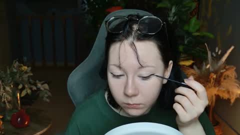 nancymartinez online show from December 17, 5:11 am