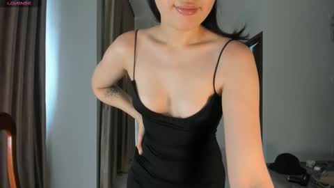 Snapshot of naomi_52 chatting on February 19, 3:17 am Naomi online show from February 19, 3:17 am