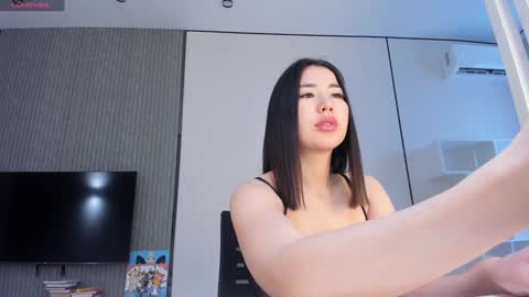 Snapshot of naomi_52 chatting on January 9, 10:41 am Naomi online show from January 9, 10:41 am