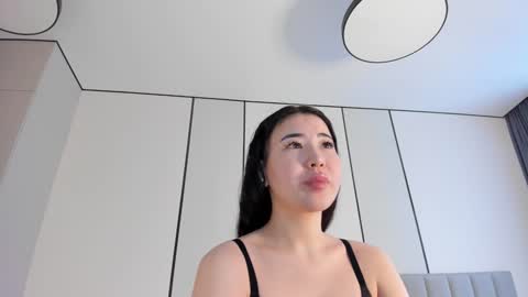 Snapshot of naomi_52 chatting on February 2, 4:37 am Naomi online show from February 2, 4:37 am