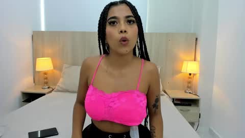 Naomi Contreras online show from February 19, 4:44 pm
