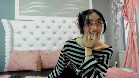 naomi online show from October 16, 2:09 pm