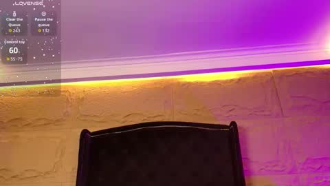 Naomi online show from October 14, 8:33 pm