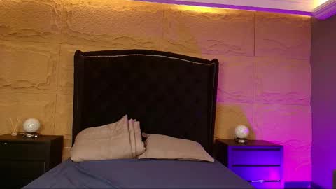 Naomi online show from October 8, 8:46 pm