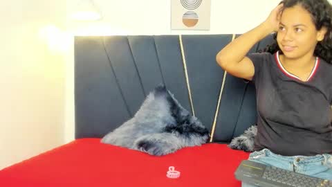 naomi_x0 online show from March 2, 1:18 pm