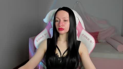 Naomi online show from February 5, 6:05 am