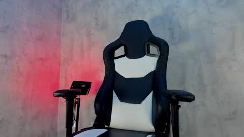 Heidy  online show from May 27, 5:15 am