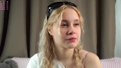 Angel online show from April 18, 3:09 am