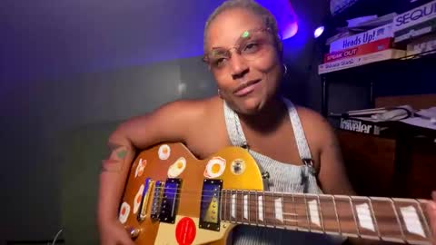 Naomigiirl6 online show from June 5, 11:00 pm