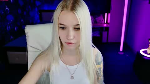 naomihita online show from November 20, 1:12 pm