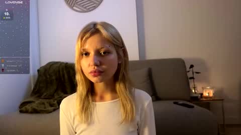 naomirosy online show from February 24, 12:10 am