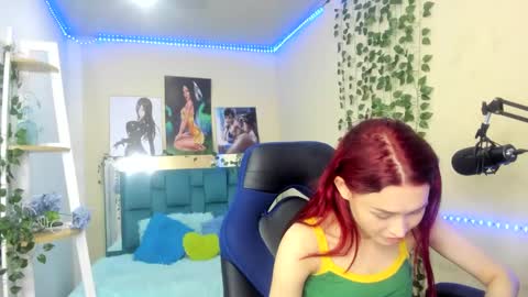 Snapshot of naomy777_ chatting on February 21, 7:43 pm naomy online show from February 21, 7:43 pm