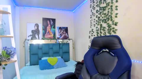 Snapshot of naomy777_ chatting on February 9, 11:47 am naomy online show from February 9, 11:47 am