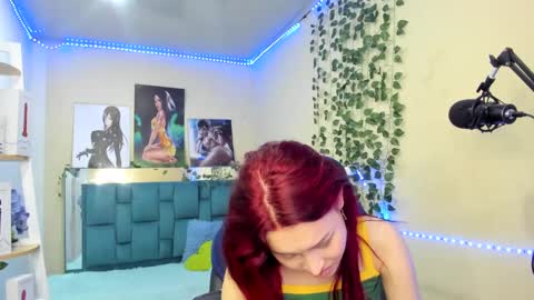 Snapshot of naomy777_ chatting on February 18, 7:10 pm naomy online show from February 18, 7:10 pm