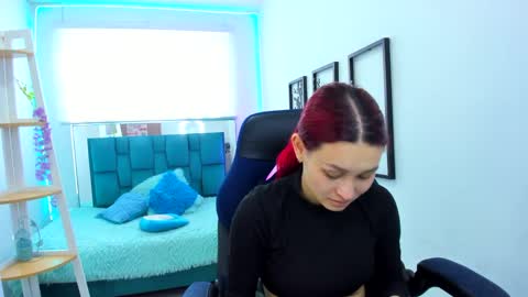 Snapshot of naomy777_ chatting on September 24, 7:46 pm naomy online show from September 24, 7:46 pm