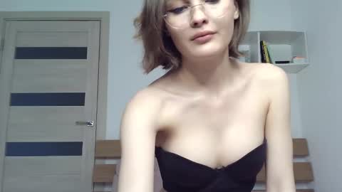 Snapshot of naslili chatting on February 3, 8:57 am Tina online show from February 3, 8:57 am