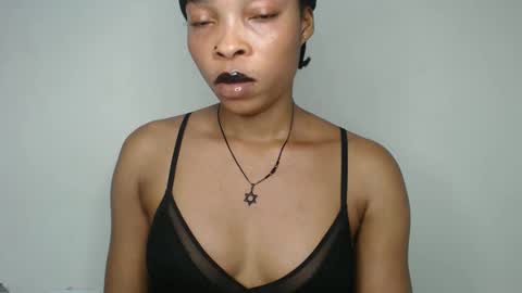 bella online show from November 17, 6:08 pm