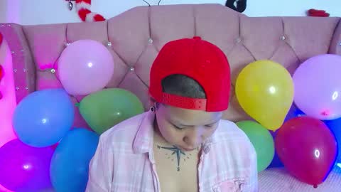 nat_evans8 online show from March 25, 11:18 pm