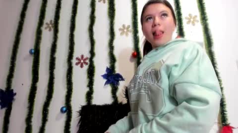 Natalia Walker online show from December 18, 12:32 pm