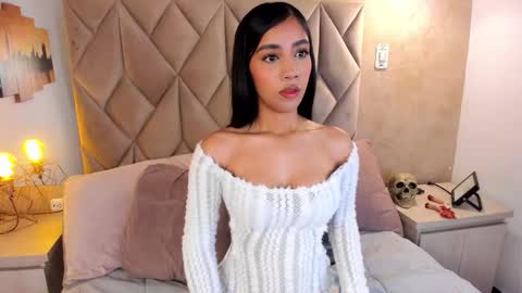 NATH QUIM online show from November 12, 8:18 pm