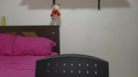 Snapshot of natty_01 chatting on October 15, 2:14 am natalia online show from October 15, 2:14 am