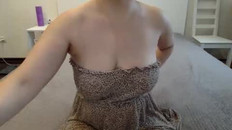 Snapshot of natural_beauty201 chatting on January 25, 10:19 am Penelopa369 online show from January 25, 10:19 am