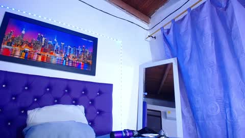  Annie  online show from January 8, 9:32 am