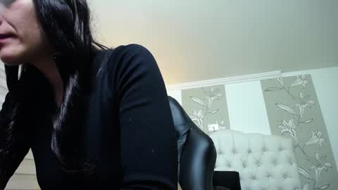 Snapshot of naughty_kittenm chatting on January 7, 11:26 am Kitten online show from January 7, 11:26 am