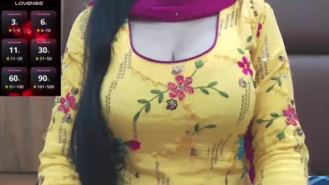 Snapshot of naughty_love489696 chatting on December 27, 6:31 pm riya online show from December 27, 6:31 pm