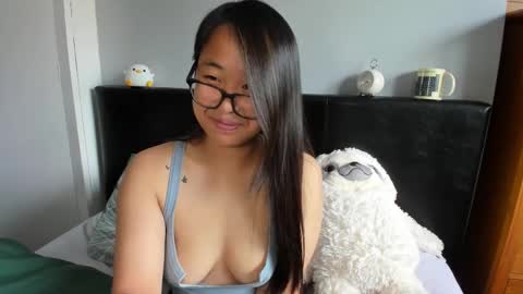 Snapshot of naughtynerdygirl chatting on October 5, 1:38 pm Gigi Chu online show from October 5, 1:38 pm