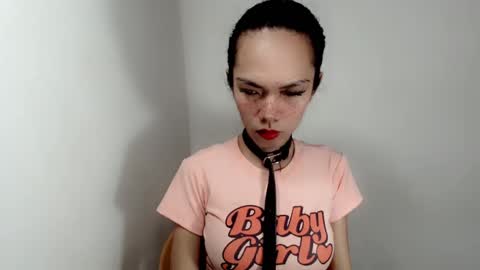 naughtypetiteangel online show from September 22, 6:45 am