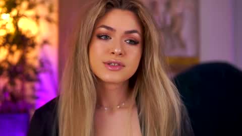 Naya online show from February 8, 7:17 pm