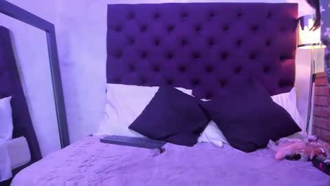 Snapshot of nayara_macherano chatting on February 24, 9:08 am nayara_macherano online show from February 24, 9:08 am